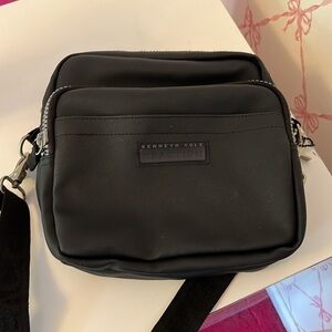 Very rare, beautiful vintage Kenneth Cole reaction, shoulder bag.